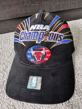Vintage Starter 90s Chicago Bulls NBA Champions Locker Room Hat Basketball